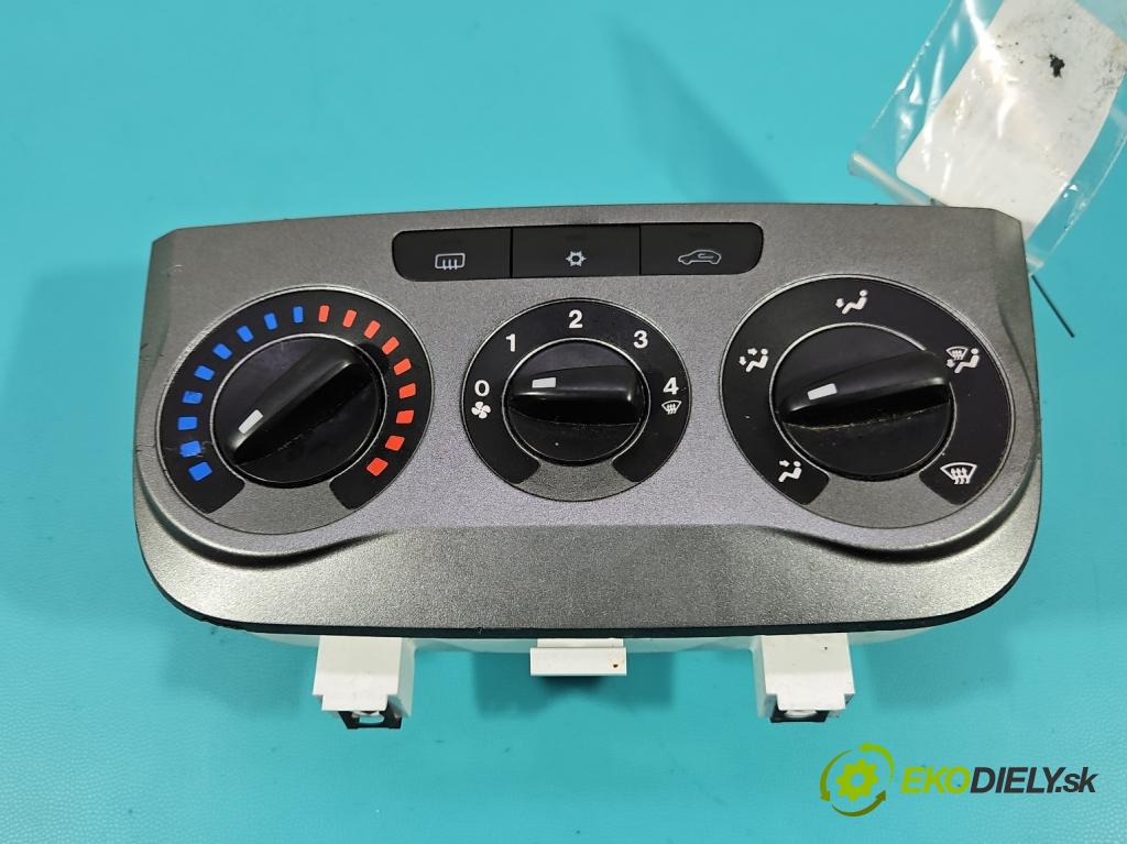 Fiat Punto Grande 1.4 8V 77 hp manual 57 kW 1368 cm3 5- palubní deska panel topení 