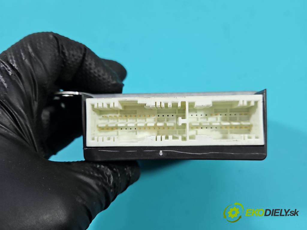 Fiat Punto Grande 1.4 8V 77 HP manual 57 kW 1368 cm3 5- riadiaca jednotka vankúše: 51838580