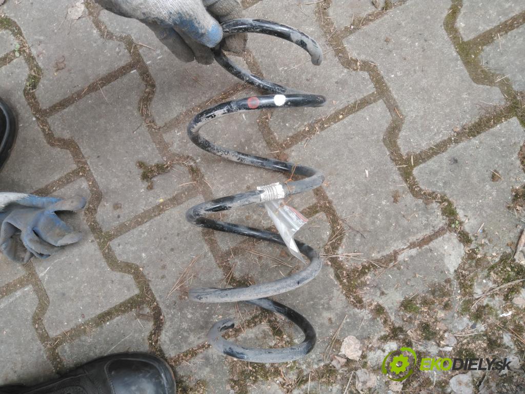 Mercedes B W246 2011-2018 2.1 cdi 136 HP automatic 100 kW 2143 cm3 5- pružina predné