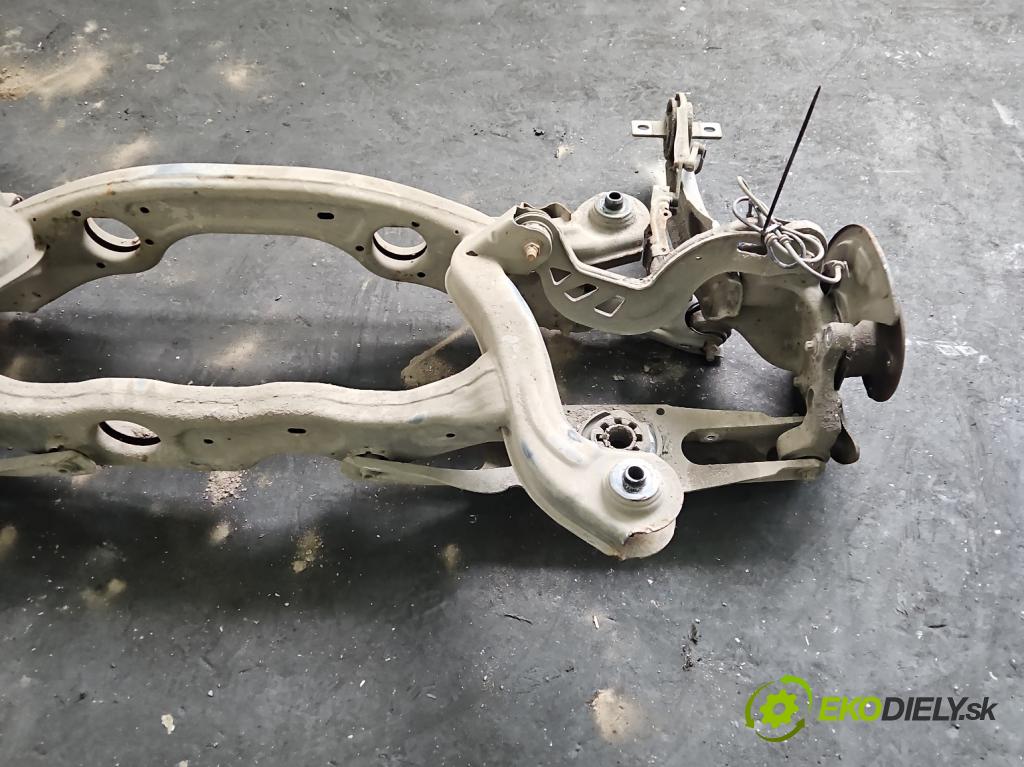 Mercedes B W246  2011-2018 2.1 cdi 136 HP automatic 100 kW 2143 cm3 5- zadna výstuha  (Výstuha zadná)