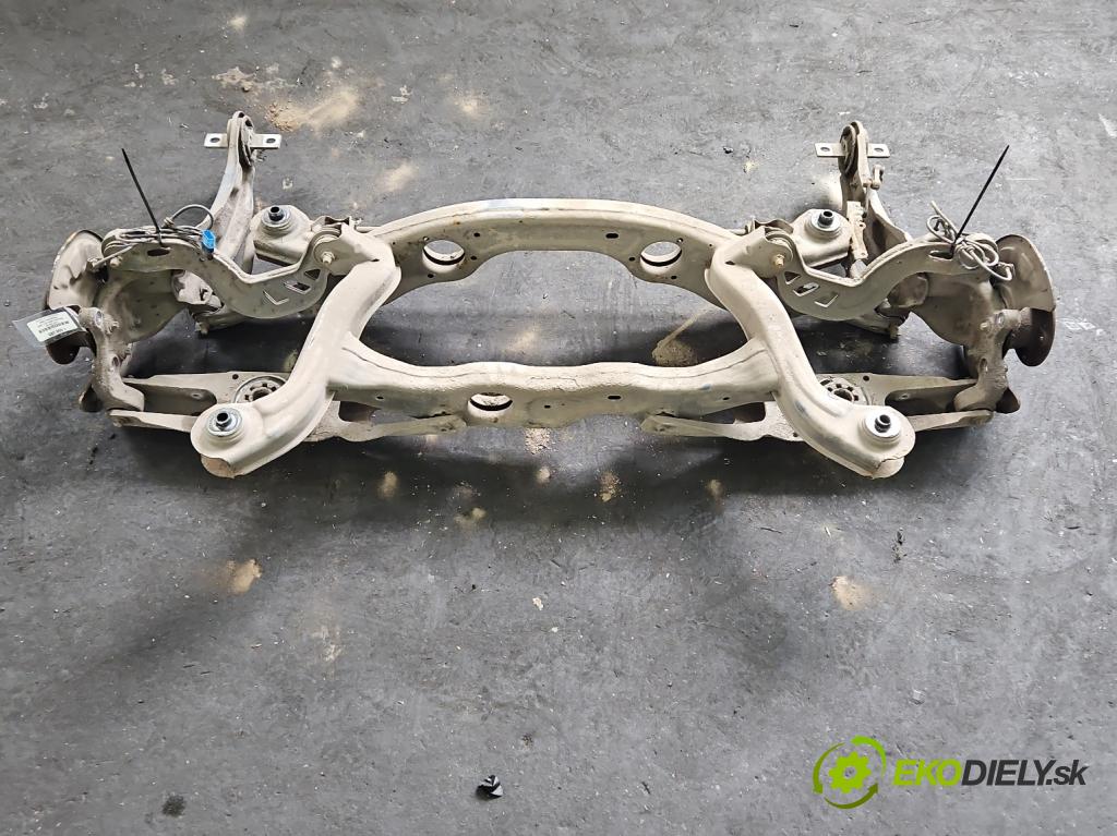 Mercedes B W246  2011-2018 2.1 cdi 136hp automatic 100 kW 2143 cm3 5- zadní výztuha  (Zadní výztuha)