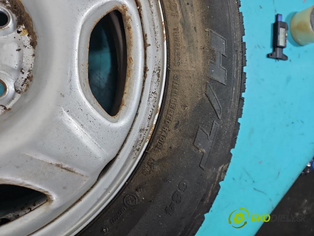 Honda CR-V II 2001-2006 2.0 16V 150 hp manual 110 kW 1998 cm3 5- kolo náhradní 15"