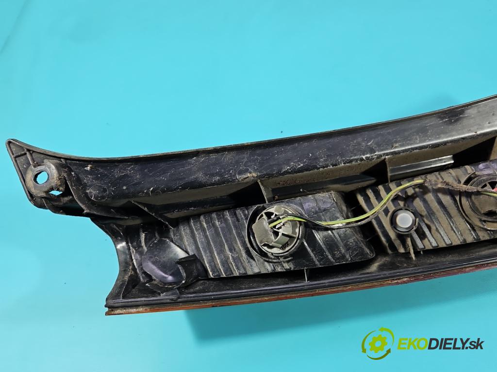 Honda CR-V II 2001-2006 2.0 16V 150 HP manual 110 kW 1998 cm3 5- svetlo / reflektor zadné pravé 3350A-SCA-G000 (Kľučka dverí ostatné)