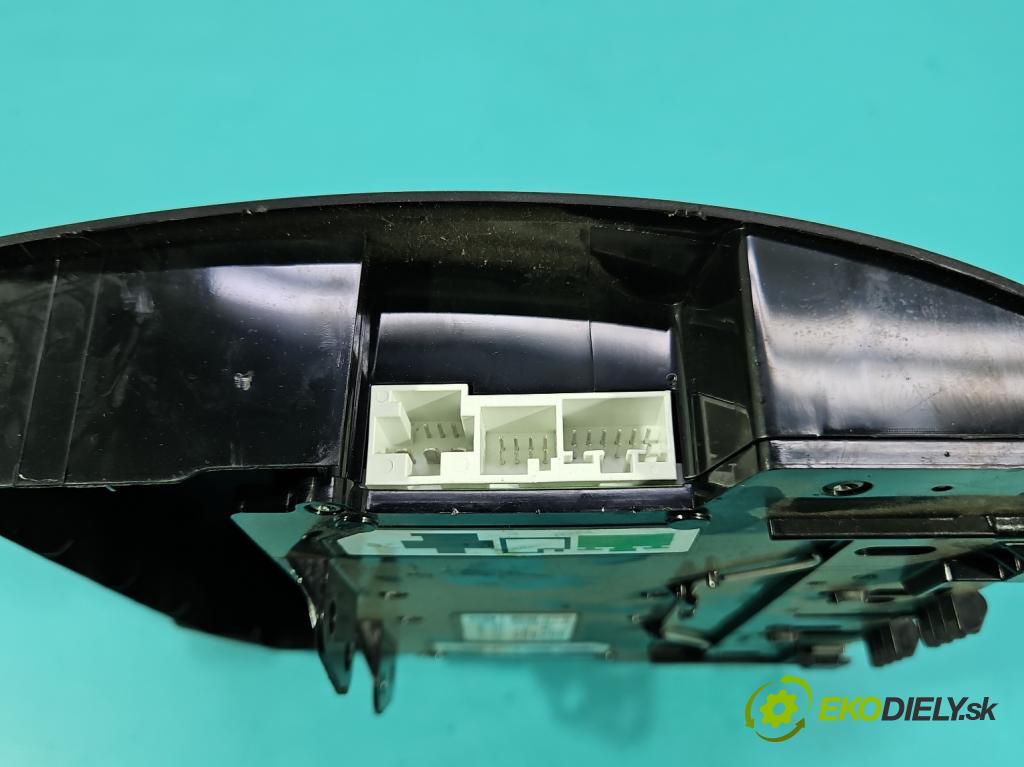 Mercedes B W246  2011-2018 2.1 cdi 136hp automatic 100 kW 2143 cm3 5- světlo interiéru A0009006703