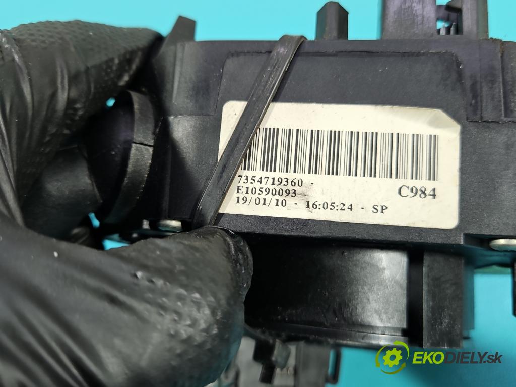 Fiat Punto Grande 1.4 8V 77 HP manual 57 kW 1368 cm3 5- prepínač komplex: 7354719360 (Prepínacie páčky pod volantom)