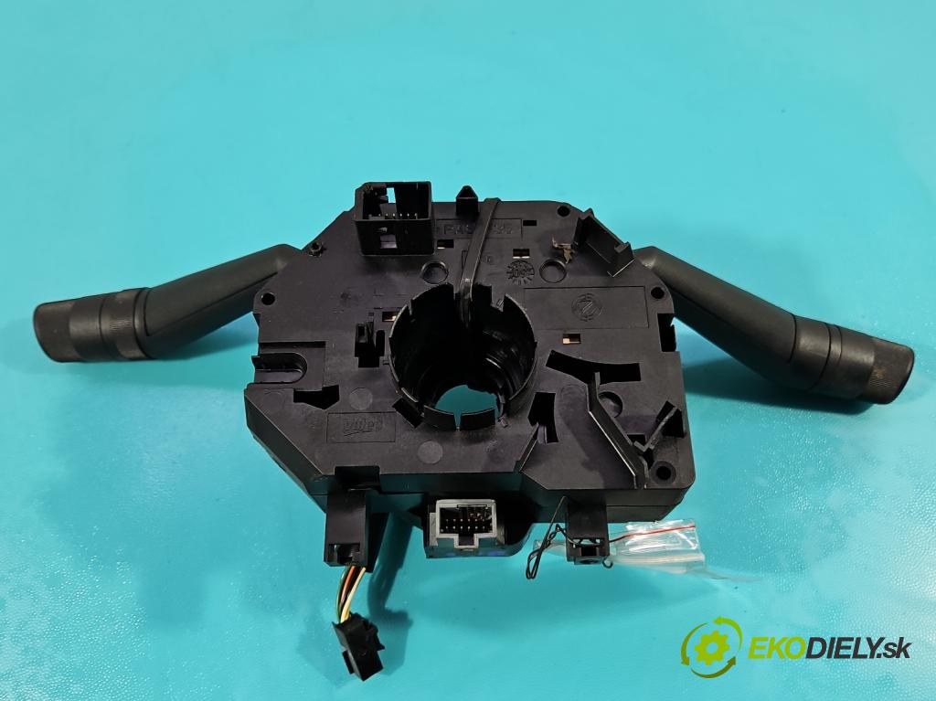 Fiat Punto Grande 1.4 8V 77 HP manual 57 kW 1368 cm3 5- prepínač komplex: 7354719360 (Prepínacie páčky pod volantom)