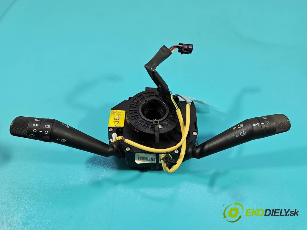 Fiat Punto Grande 1.4 8V 77 HP manual 57 kW 1368 cm3 5- prepínač komplex: 7354719360 (Prepínacie páčky pod volantom)