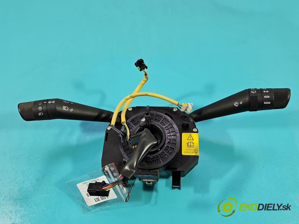 Fiat Punto Grande 1.4 8V 77 HP manual 57 kW 1368 cm3 5- prepínač komplex: 7354719360 (Prepínacie páčky pod volantom)