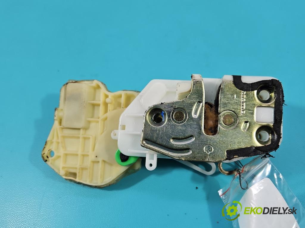 Honda CR-V II 2001-2006 2.0 16V 150 HP manual 110 kW 1998 cm3 5- zámok kufrové dvere zadné 