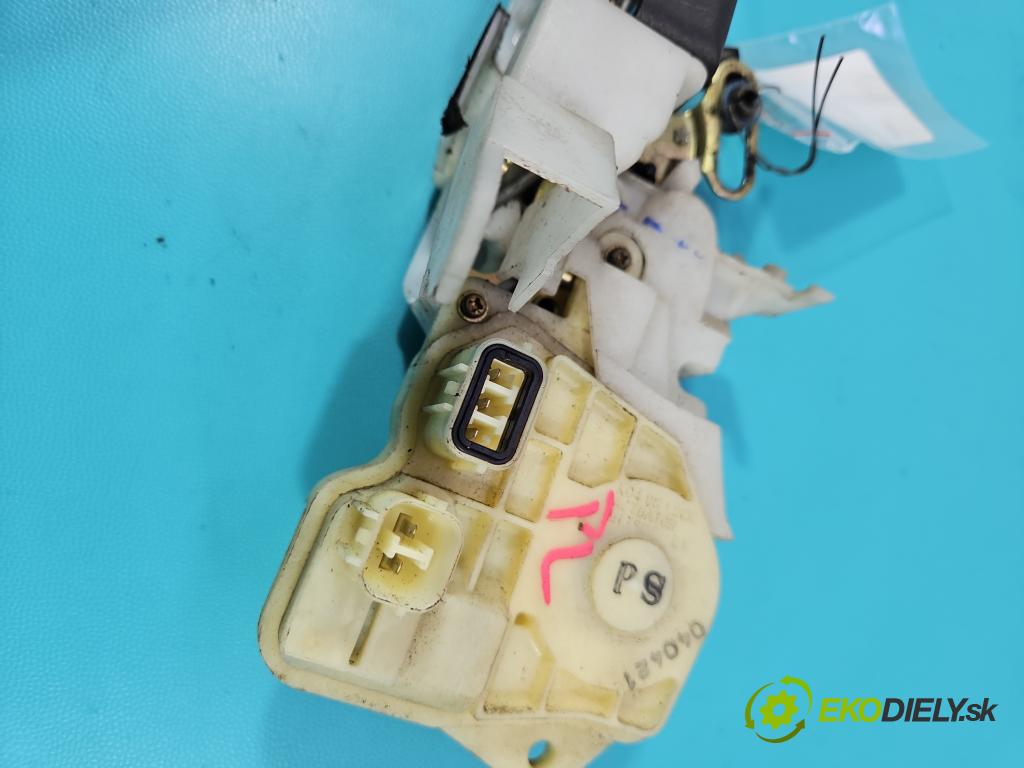 Honda CR-V II 2001-2006 2.0 16V 150 HP manual 110 kW 1998 cm3 5- zámok predné ľavý