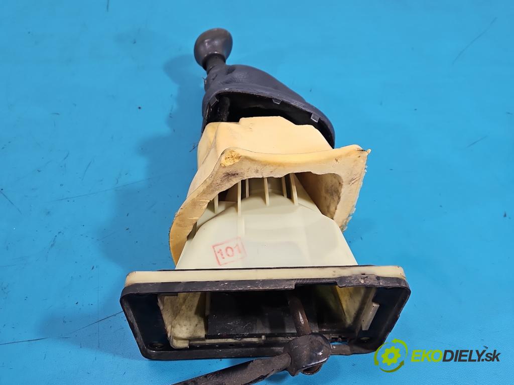 Renault Scenic I 1996-2003 1.6 16V 107 HP manual 79 kW 1598 cm3 5- Páka: Změny: stupeň,rýchlosť 7700108153F (Rýchlostná páka (kulisa))