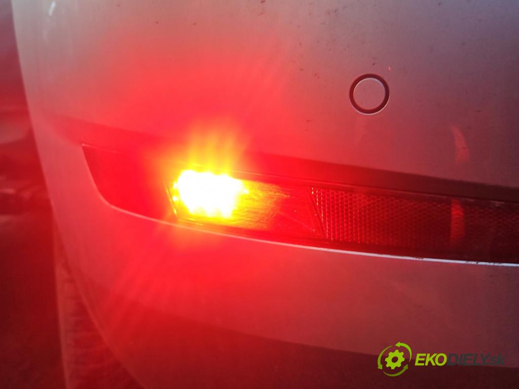 Skoda Scala 2019- 1.5 TSI 150 HP manual 110 kW 1498 cm3 5- svetlo / reflektor zadné ľavé nárazník 657945701