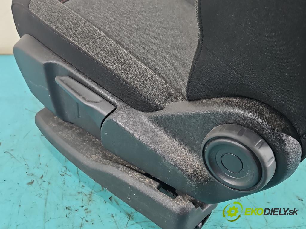 Citroen C5 Aircross 17-25 1.2 T 131 hp manual 96 kW 1199 cm3 5- Sedadlo levý  (Sedadlo)