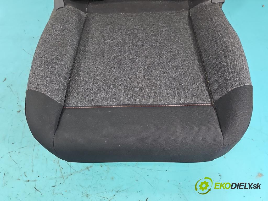 Citroen C5 Aircross 17-25 1.2 T 131 hp manual 96 kW 1199 cm3 5- Sedadlo pravý  (Sedadlo)