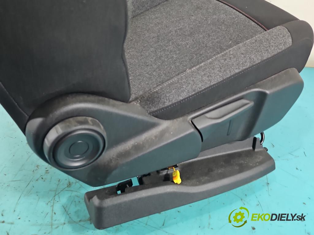 Citroen C5 Aircross 17-25 1.2 T 131 hp manual 96 kW 1199 cm3 5- Sedadlo pravý  (Sedadlo)