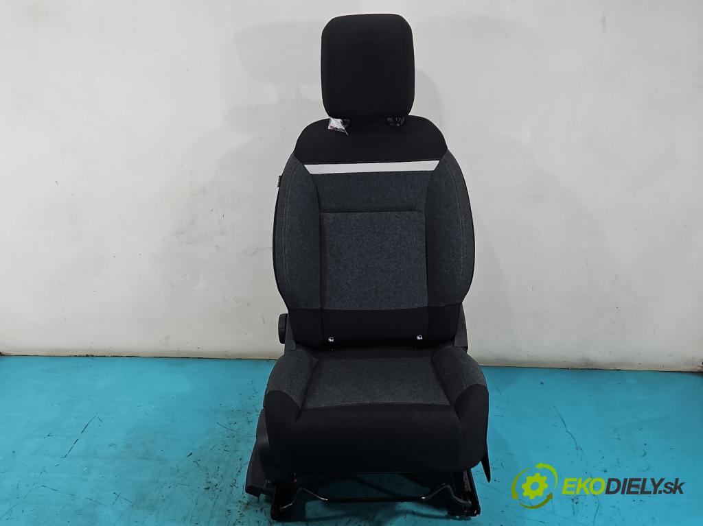 Citroen C5 Aircross 17-25 1.2 T 131 hp manual 96 kW 1199 cm3 5- Sedadlo pravý  (Sedadlo)