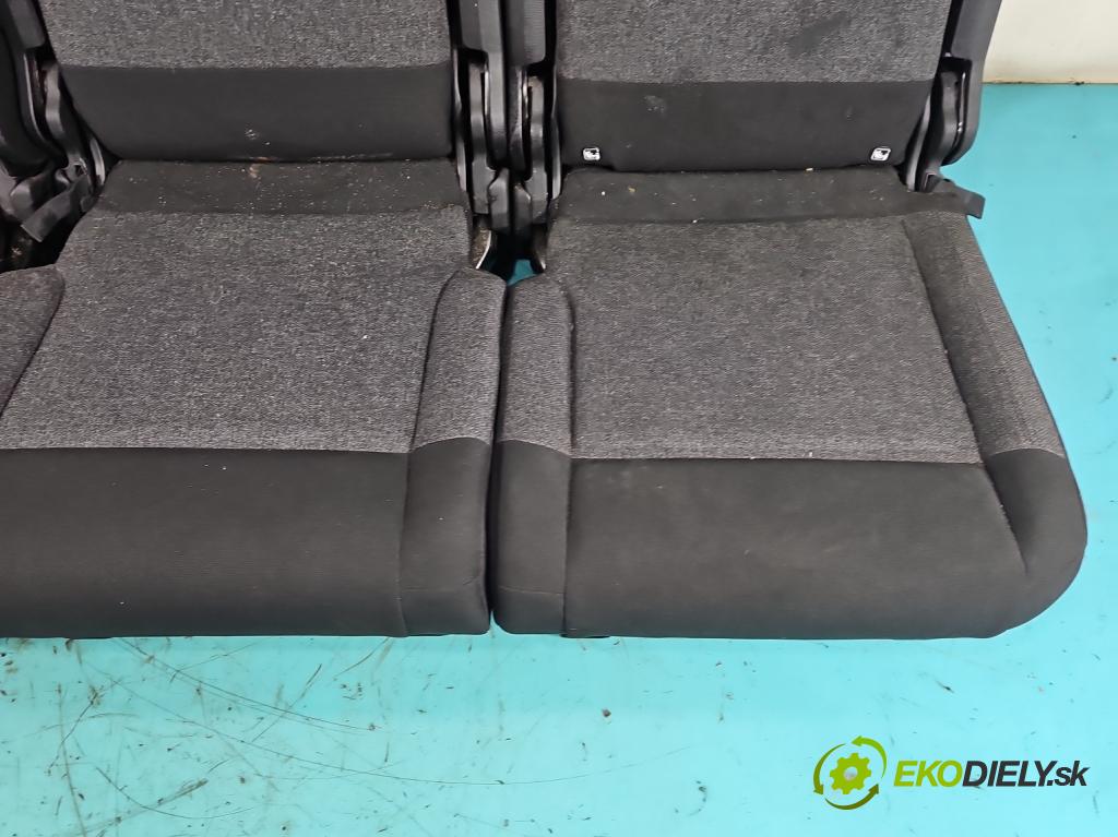 Citroen C5 Aircross 17-25 1.2 T 131 HP manual 96 kW 1199 cm3 5- Pohovka: zadné  (Sedadlo)
