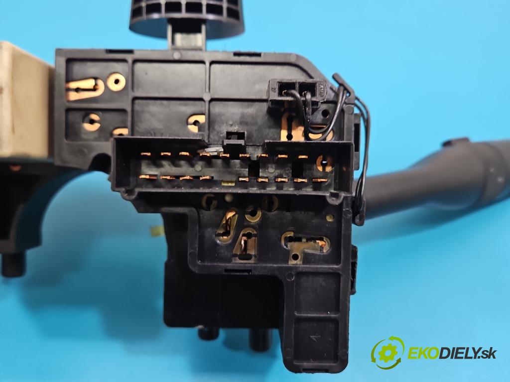 Chrysler Pt cruiser 2.2 CRD 121KM manual 89 kW 2148 cm3 5- prepínač komplex: 05073051AB (Prepínacie páčky pod volantom)