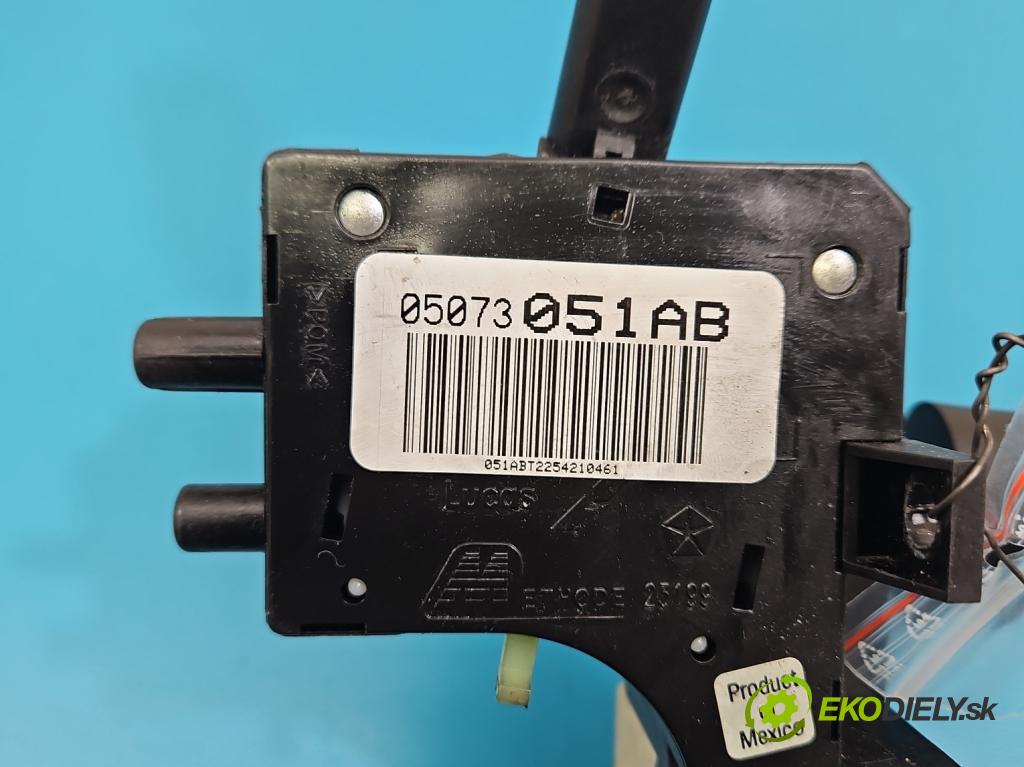 Chrysler Pt cruiser 2.2 CRD 121KM manual 89 kW 2148 cm3 5- prepínač komplex: 05073051AB (Prepínacie páčky pod volantom)