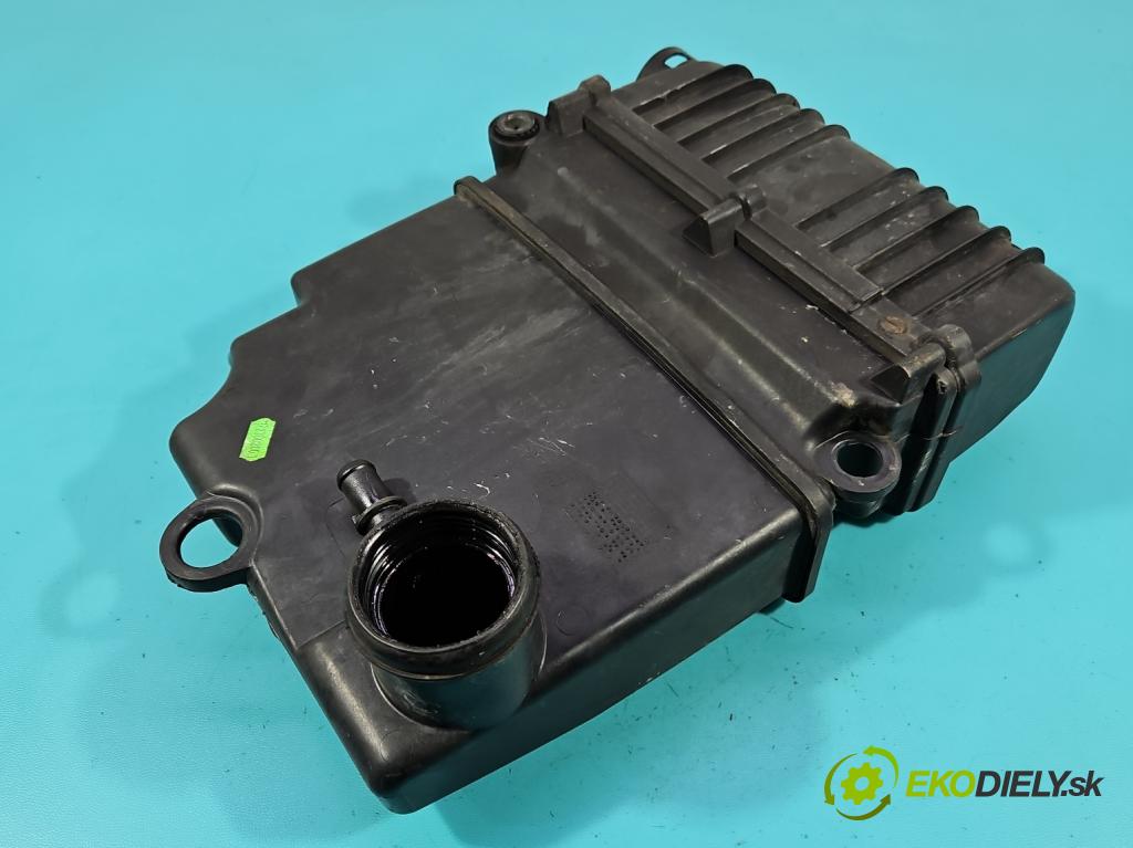 Fiat Punto Grande 1.4 8V 77 HP manual 57 kW 1368 cm3 5- obal filtra vzduchu  (Obal vzduchového filtra)