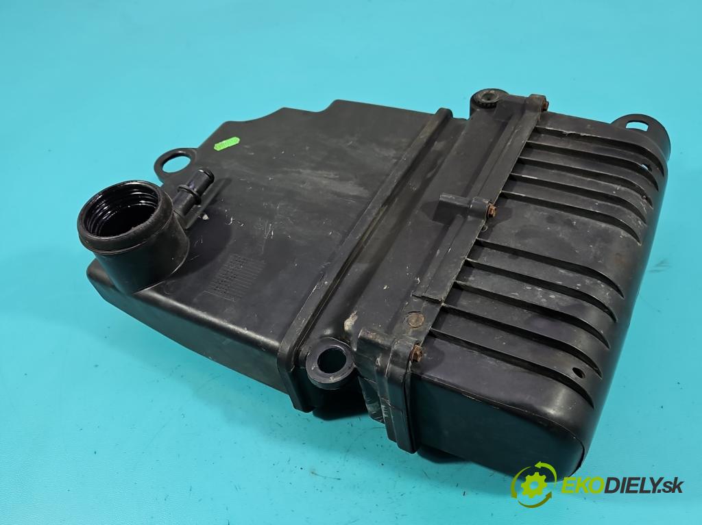 Fiat Punto Grande 1.4 8V 77 HP manual 57 kW 1368 cm3 5- obal filtra vzduchu  (Obal vzduchového filtra)