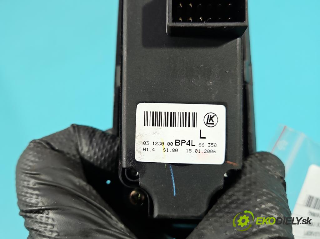 Mazda 3 I BK 2003-2009 1.6 citd 109 HP manual 80 kW 1560 cm3 5- prepínač okien spätných zrkadiel BJOE66600