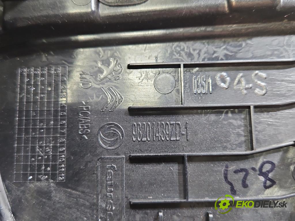 Citroen C5 Aircross 17-25 1.2 T 131 HP manual 96 kW 1199 cm3 5- lišta dvere predné pravé 98201439ZD