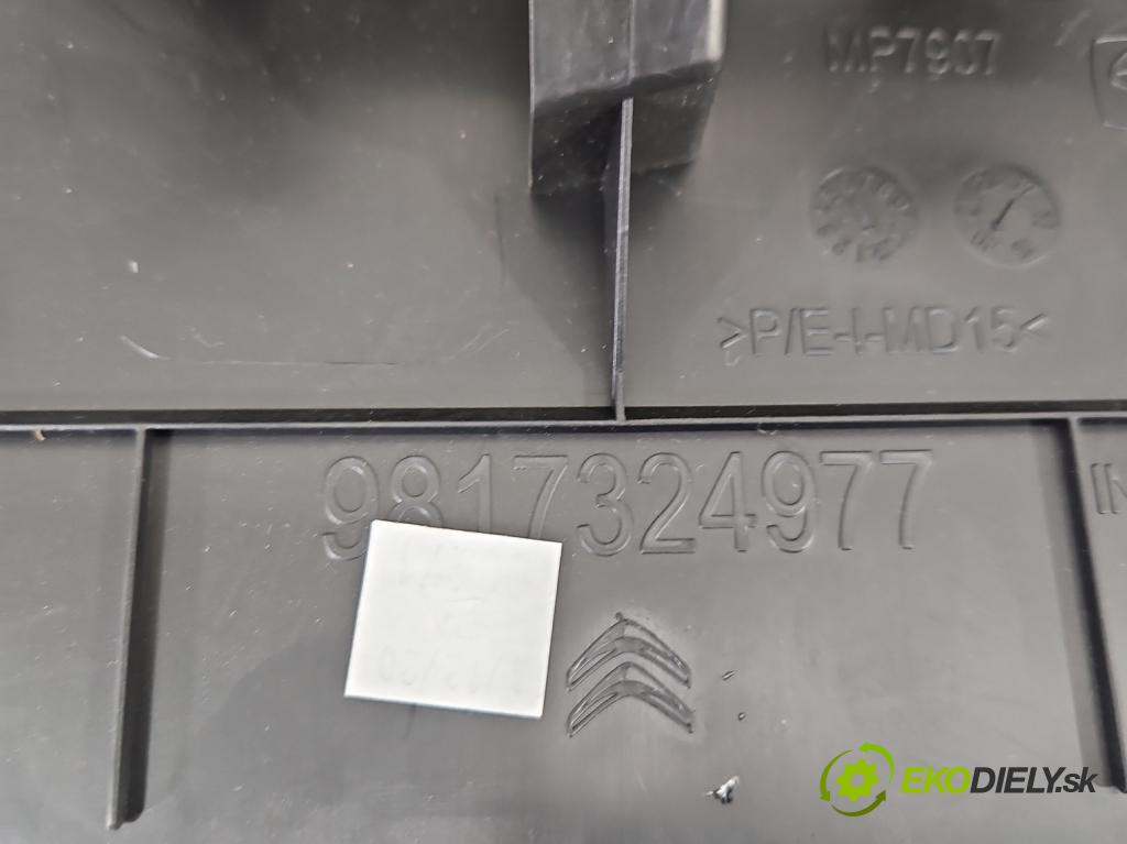 Citroen C5 Aircross 17-25 1.2 T 131 hp manual 96 kW 1199 cm3 5- Tapacír: kufrových dveří 9817325077