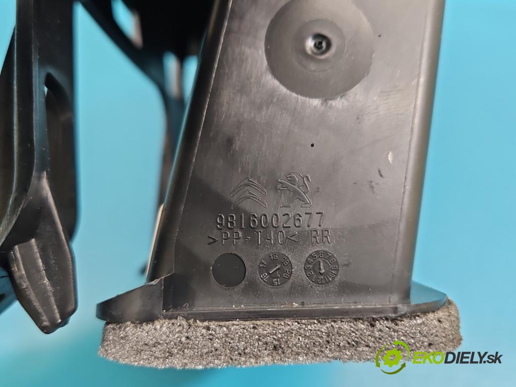 Citroen C5 Aircross 17-25 1.2 T 131 HP manual 96 kW 1199 cm3 5- Mřížka: kúrenia ostatné 9816002677