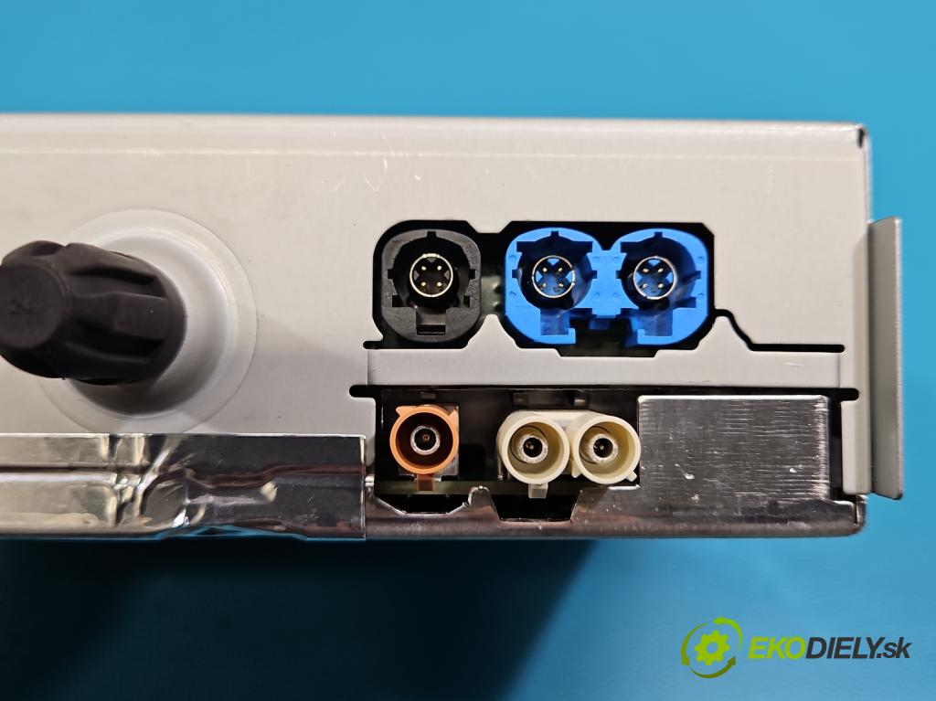 Citroen C5 Aircross 17-25 1.2 T 131 HP manual 96 kW 1199 cm3 5- Navigácia: čítačka 9833499780