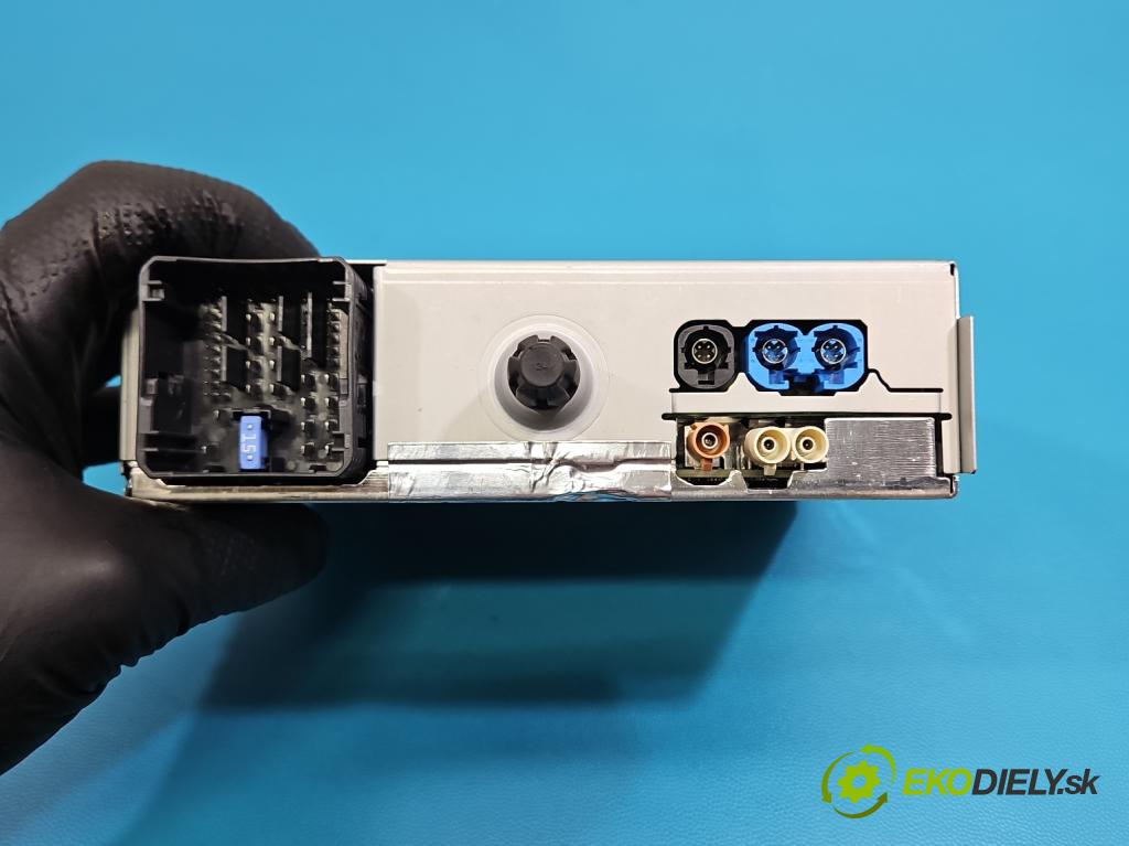 Citroen C5 Aircross 17-25 1.2 T 131 HP manual 96 kW 1199 cm3 5- Navigácia: čítačka 9833499780