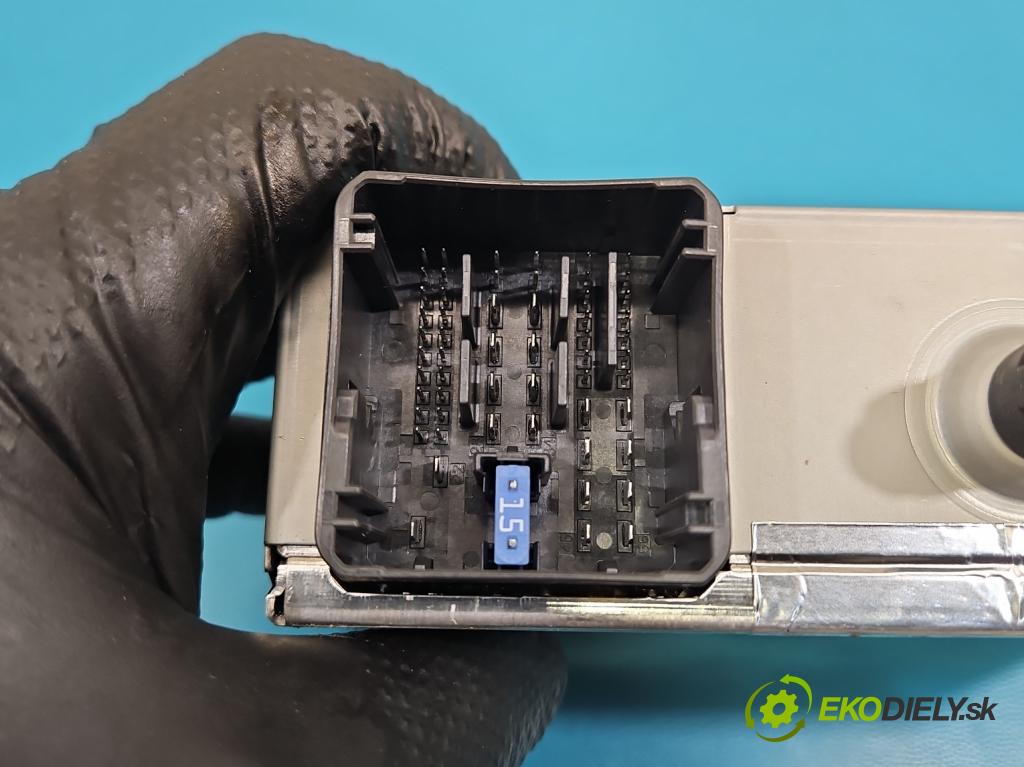 Citroen C5 Aircross 17-25 1.2 T 131 HP manual 96 kW 1199 cm3 5- Navigácia: čítačka 9833499780