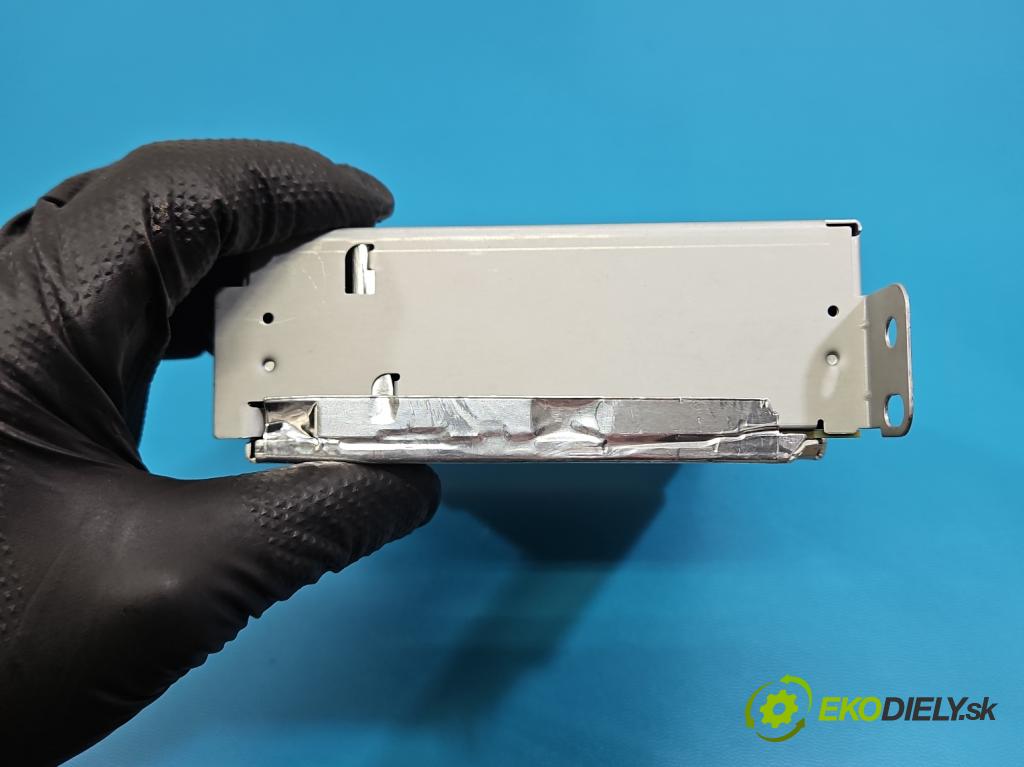 Citroen C5 Aircross 17-25 1.2 T 131 HP manual 96 kW 1199 cm3 5- Navigácia: čítačka 9833499780