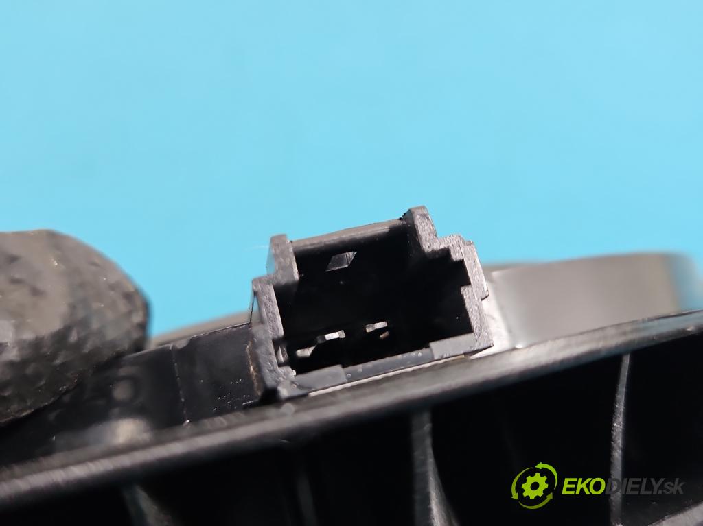 Citroen C5 Aircross 17-25 1.2 T 131 HP manual 96 kW 1199 cm3 5- reproduktory komplet 9813826880