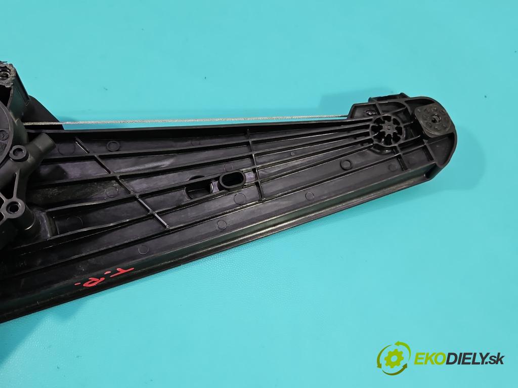 Citroen C5 Aircross 17-25 1.2 T 131 HP manual 96 kW 1199 cm3 5- mechanizmus okna zadné pravý 9822455280