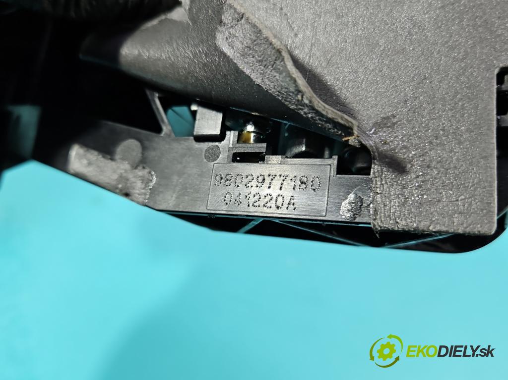 Citroen C5 Aircross 17-25 1.2 T 131 hp manual 96 kW 1199 cm3 5- klika přední pravé 9802977180 (Klika dveří ostatní)