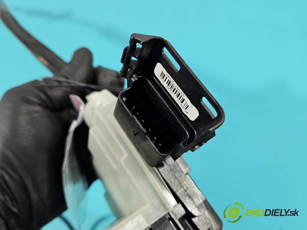 Citroen C5 Aircross 17-25 1.2 T 131 HP manual 96 kW 1199 cm3 5- zámok zadné pravý 169418