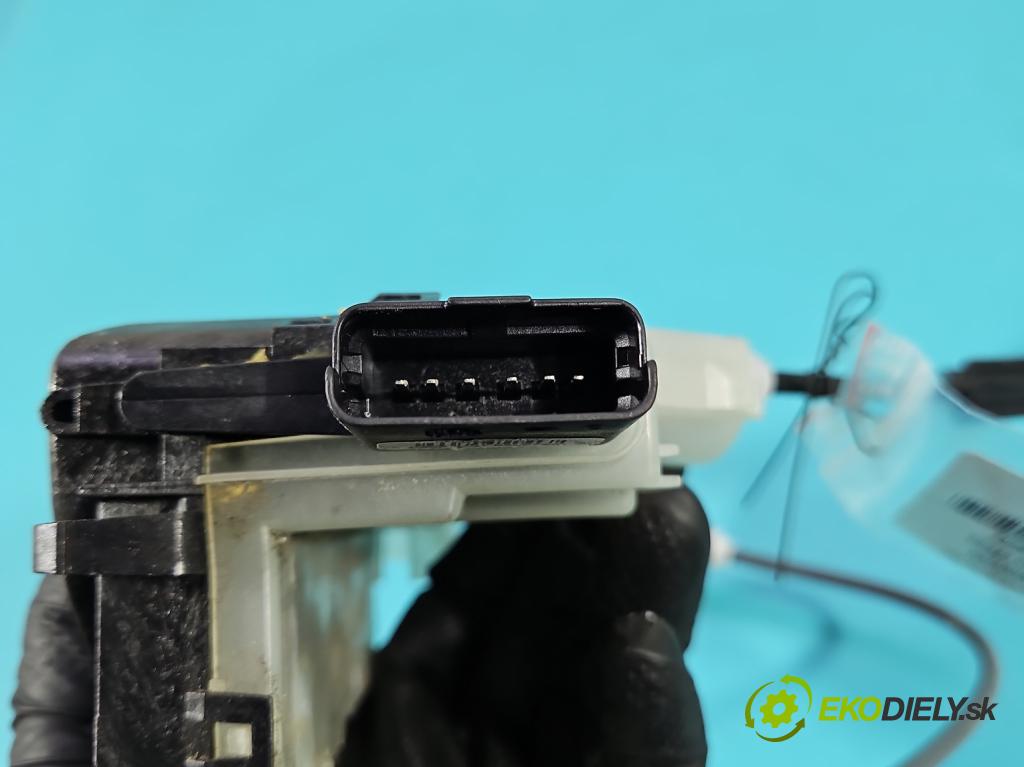 Citroen C5 Aircross 17-25 1.2 T 131 HP manual 96 kW 1199 cm3 5- zámok predné ľavý 279625