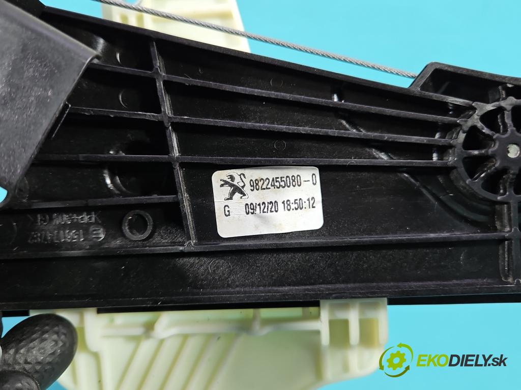 Citroen C5 Aircross 17-25 1.2 T 131 hp manual 96 kW 1199 cm3 5- mechanismus stahování zadní levý 9822455080
