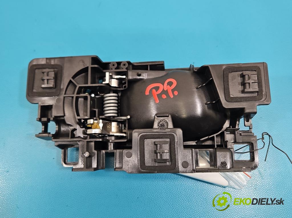 Citroen C5 Aircross 17-25 1.2 T 131 HP manual 96 kW 1199 cm3 5- rukoväť uvnitř: predné pravé