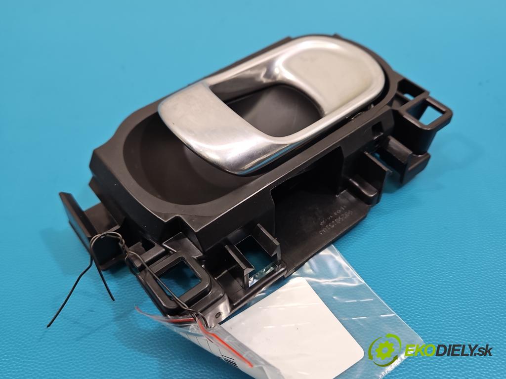 Citroen C5 Aircross 17-25 1.2 T 131 HP manual 96 kW 1199 cm3 5- rukoväť uvnitř: predné pravé 