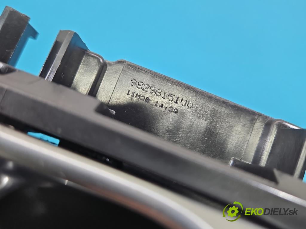 Citroen C5 Aircross 17-25 1.2 T 131 HP manual 96 kW 1199 cm3 5- rukoväť uvnitř: zadné pravé 98298151 (Kľučka dverí ostatné)