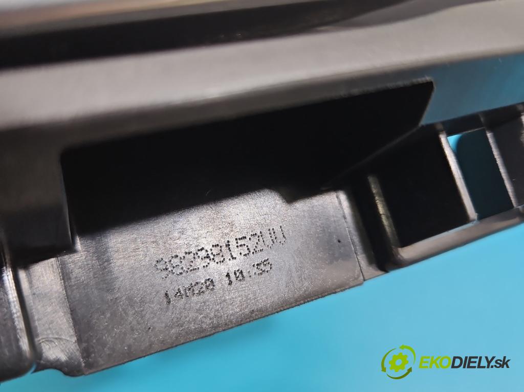 Citroen C5 Aircross 17-25 1.2 T 131 HP manual 96 kW 1199 cm3 5- rukoväť uvnitř: zadné ľavé 98298152