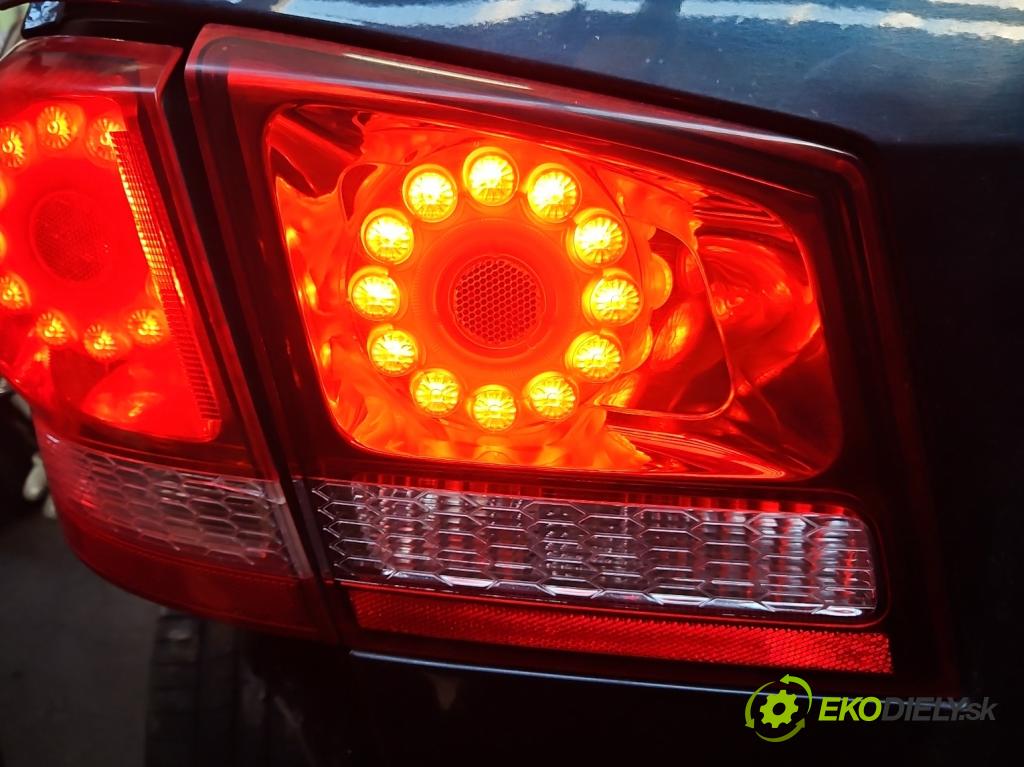 Fiat Freemont 2.0 jtd 170 HP manual 125 kW 1956 cm3 5- svetlo / reflektor zadné ľavé 68078517AD (Kľučka dverí ostatné)