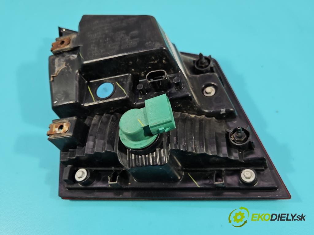 Fiat Freemont 2.0 jtd 170 HP manual 125 kW 1956 cm3 5- svetlo / reflektor zadné pravé 68078516AD (Kľučka dverí ostatné)