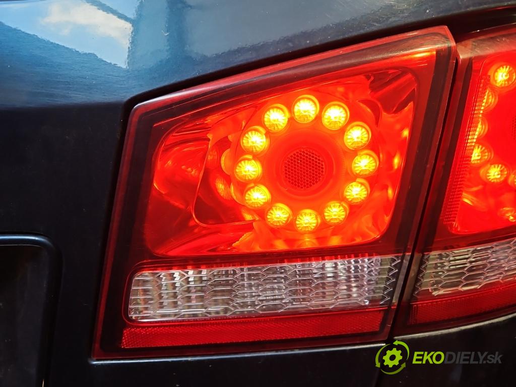 Fiat Freemont 2.0 jtd 170 HP manual 125 kW 1956 cm3 5- svetlo / reflektor zadné pravé 68078516AD (Kľučka dverí ostatné)