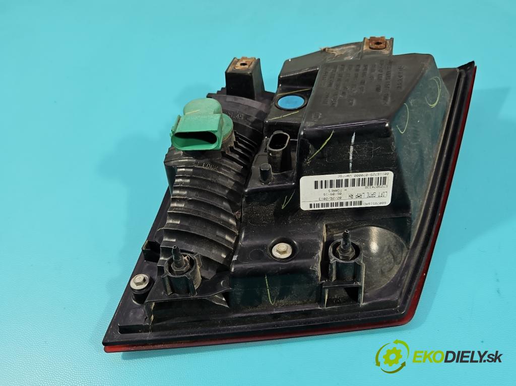 Fiat Freemont 2.0 jtd 170 HP manual 125 kW 1956 cm3 5- svetlo / reflektor zadné pravé 68078516AD (Kľučka dverí ostatné)