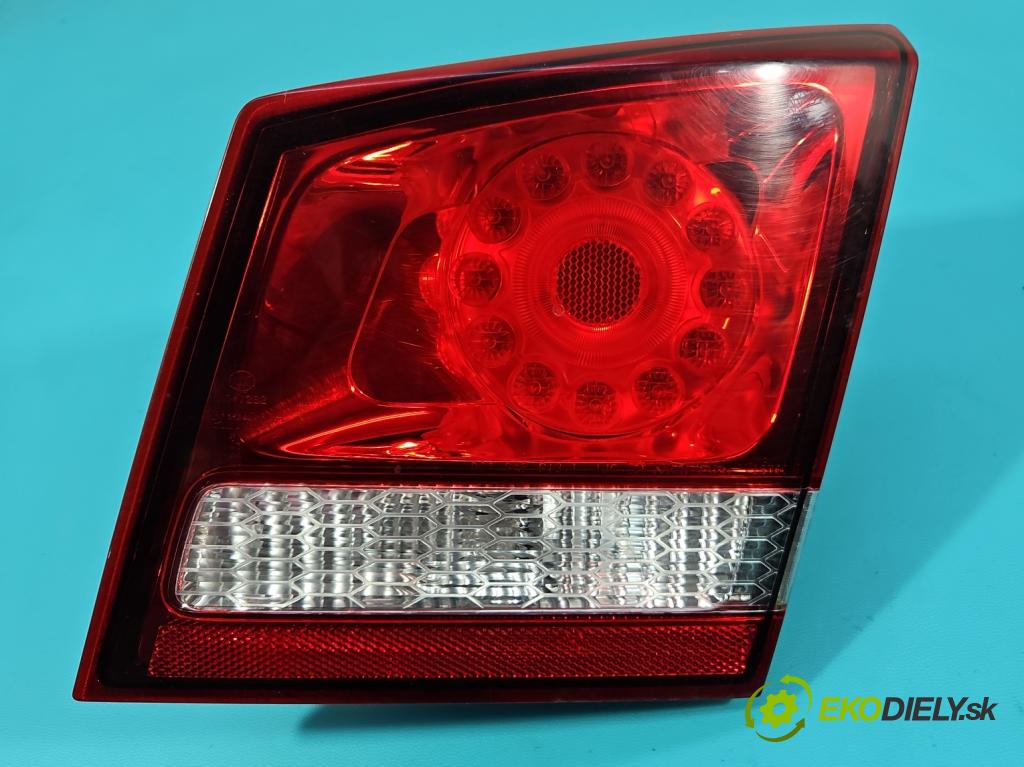 Fiat Freemont 2.0 jtd 170 HP manual 125 kW 1956 cm3 5- svetlo / reflektor zadné pravé 68078516AD (Kľučka dverí ostatné)