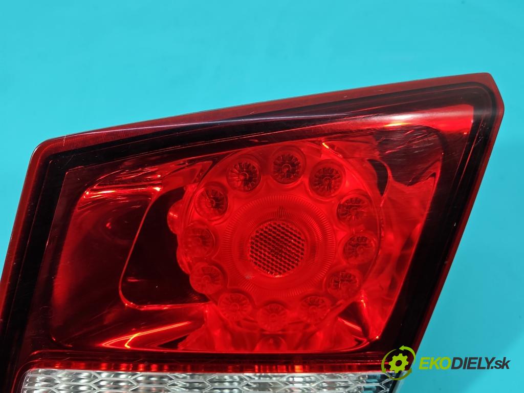 Fiat Freemont 2.0 jtd 170 HP manual 125 kW 1956 cm3 5- svetlo / reflektor zadné pravé 68078516AD (Kľučka dverí ostatné)