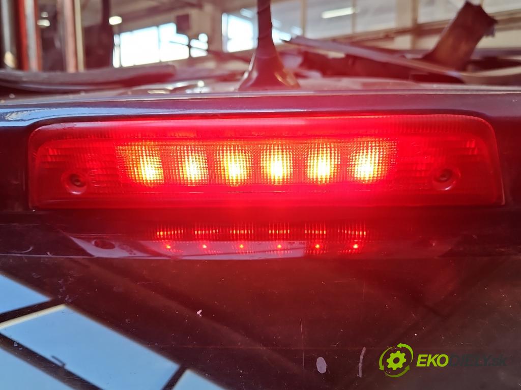 Fiat Freemont 2.0 jtd 170 HP manual 125 kW 1956 cm3 5- světlo: stop: 05116302AD